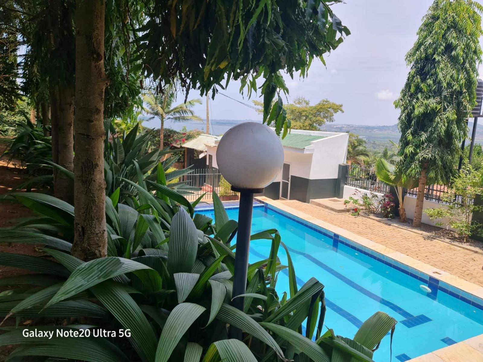 Victoria View Boutique Hotels Kigo เอนเทบเบ้ ภายนอก รูปภาพ